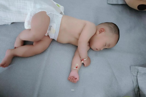 阜阳宝宝总是摇头怎么回事
